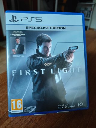 007 First Light PS5 Especialist Edition