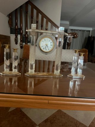 Set de Candelabros y Reloj de Metacrilato,
