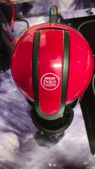 Cafetera Nescafé Dolce Gusto Roja