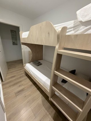 Litera de Madera con Escalera