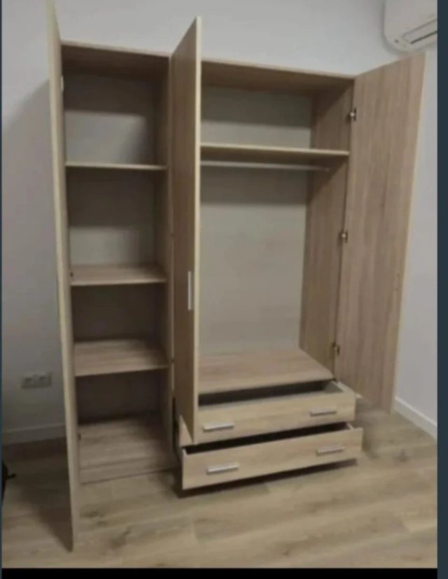 Armario de madera