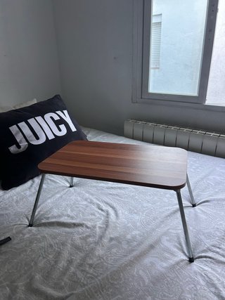 Mesita plegable para cama