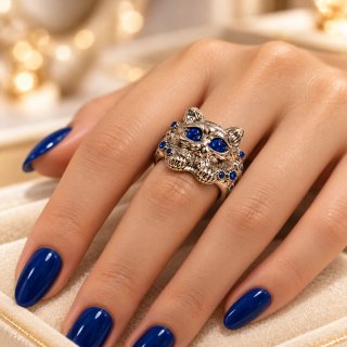 Anillo con forma de gato plateado y azul