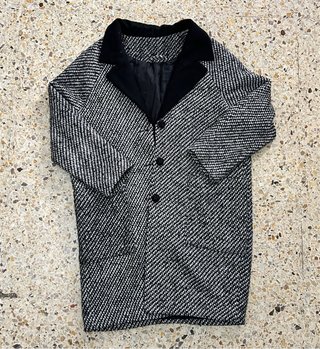 Abrigo Negro y Gris