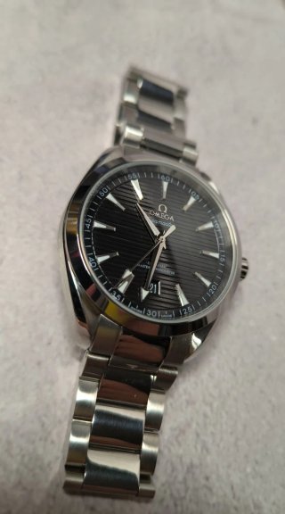 Orologio da polso nero in acciaio