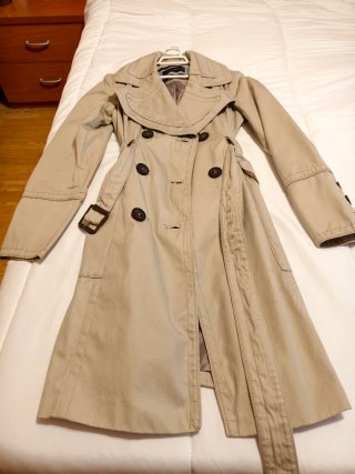 Gabardina Beige Clásica