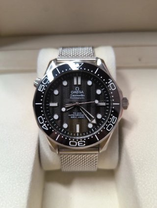 Orologio da polso nero in acciaio