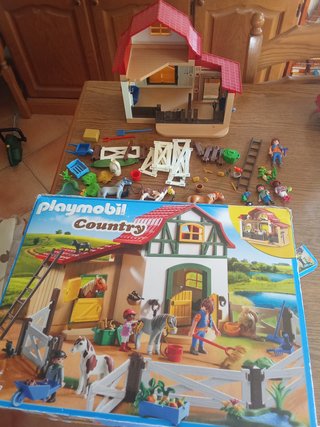 Playmobil Country - Scuderia con accessori