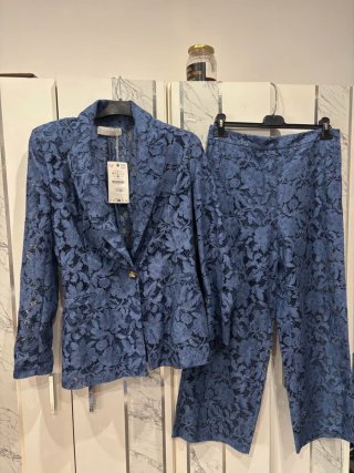Traje Zara Encaje Guipur Azul transparencias