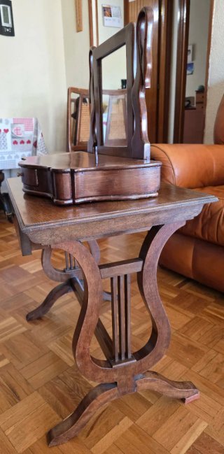 Tocador de Madera Antigua