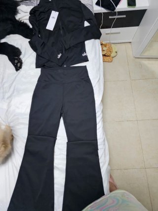 Conjunto deportivo Alo negro