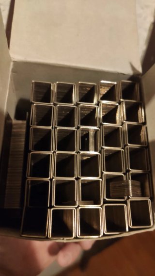 Caja de Grapas para Tapizar