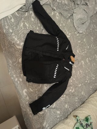 Chaqueta de Moto Negra con Protecciones