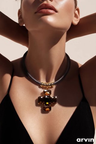 Collar Cruz Ámbar