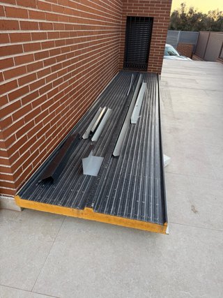 Panel Sándwich 80mm 5m RAL 7016