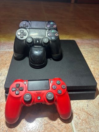 PS4 (PlayStation 4) Slim