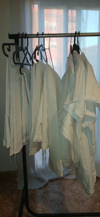 Ropa sanitaria blanca