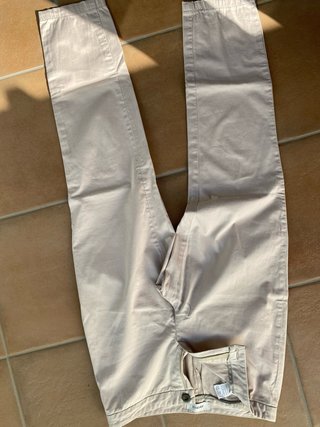 Pantalón recto color crema
