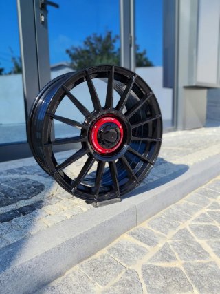 Llantas tipo OZ Superturismo LM BMW