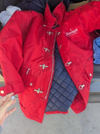 Chaqueta Triumph Roja talla s y xl