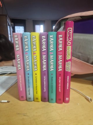 Libros de colección de Karina y Marina