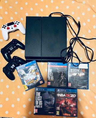 PlayStation 4 (PS4) 500GB con 4 Juegos+controles