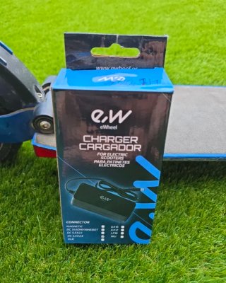 Cargador para Patinete Eléctrico eWheel