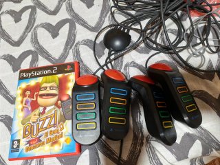 Juego Buzz! El Gran Concurso Musical + 4 Mandos