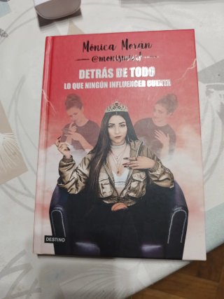 Libro Monica Moran - Monismurf Detrás de todo: lo