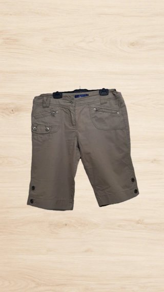 Pantalón Corto Cargo Beige Mujer