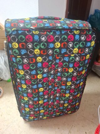 Maleta grande con estampado de círculos