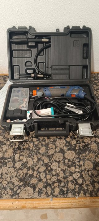 Mini taladro con accesorios