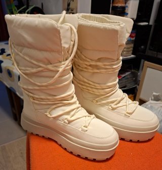 Botas Beige Talla 36 Nuevas