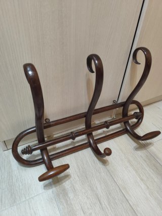 Perchero madera Thonet antiguo