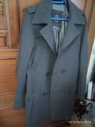 Abrigo clásico gris IMPECABLE!! SIN ESTRENAR!