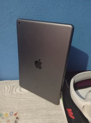 iPad 7ª Gen 32GB - Cargador Incluido