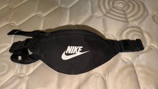 Riñonera Nike Negra