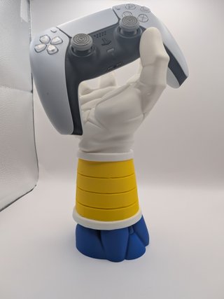 Soporte gamepad inspirado en Vegeta Dragon Ball Z