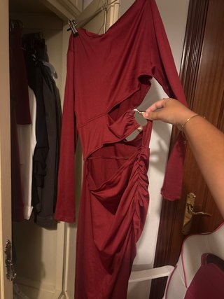 Vestido largo rojo con aberturas