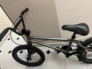 Bicicleta BMX Gris en muy buen estado