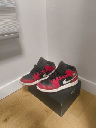 Zapatillas Jordan 1 Rojas y Negras