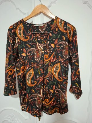Blusa Stradivarius Estampada Negra Talla S