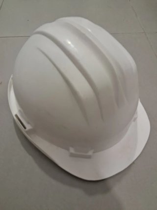 Casco de obra blanco