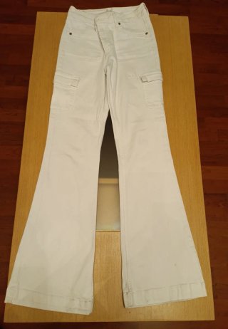 Vaqueros cargo blancos Subdued