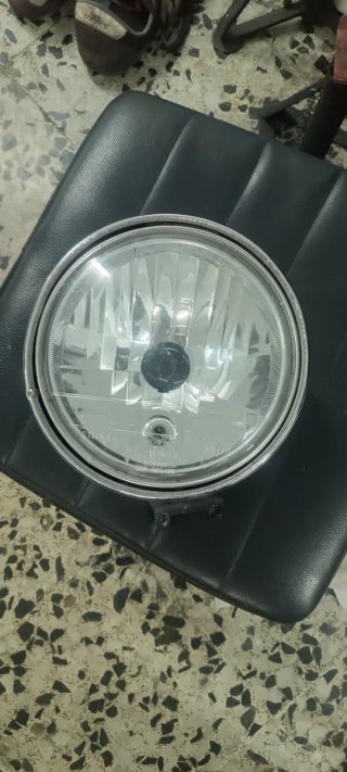 Faro y guardabarros Suzuki SV650
