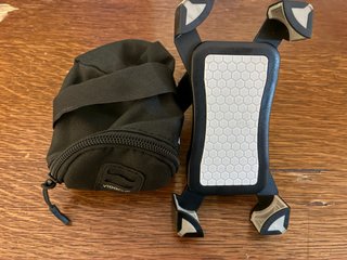 Bolsa sillín Btwin y soporte móvil ajustable