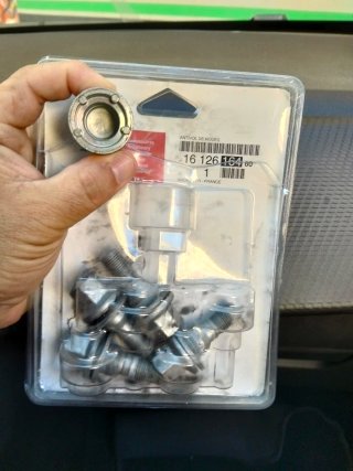 Antirrobo de Ruedas Tornillos