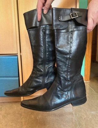 Botas altas de cuero negras Zara