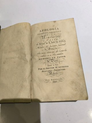 Libro religioso. Apología de la Revelación