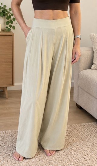 Pantalón ancho Oysho beige